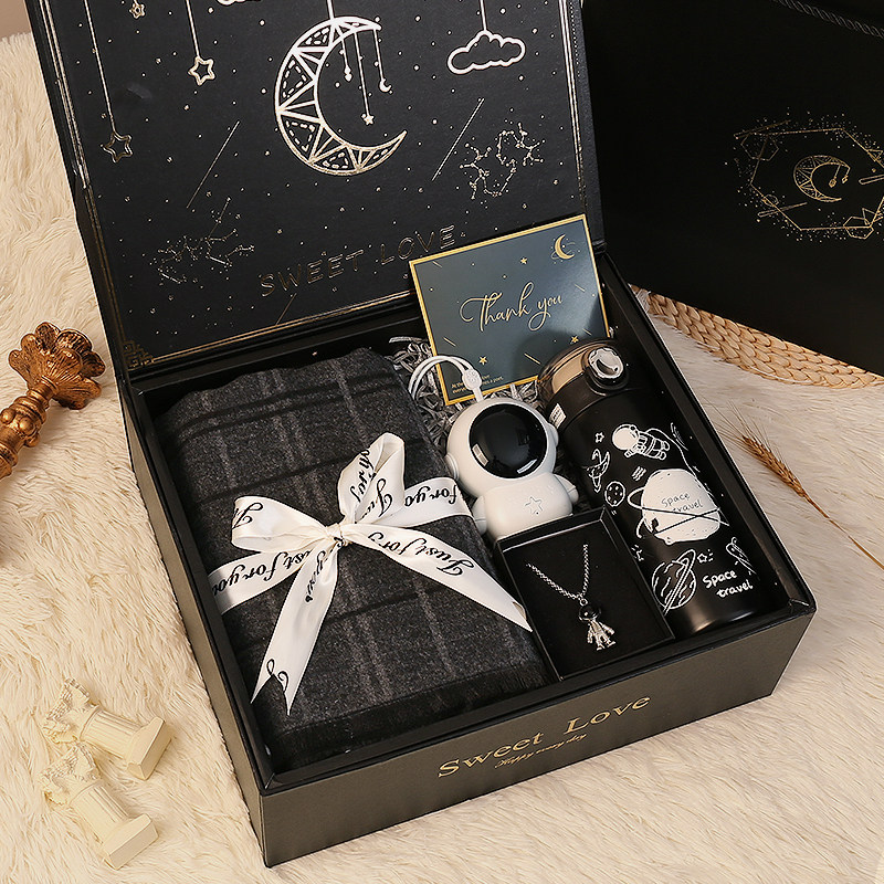 生日礼物男生实用的高级感送男士同学朋友老公伴手礼冬季围巾礼盒