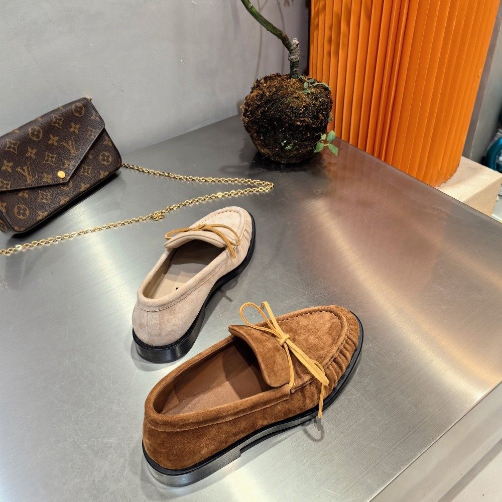 欧洲站女鞋26春季时尚褶皱软牛猄皮圆头休闲舒适款平底乐福鞋单鞋,淘宝优惠券,粉丝福利购,淘宝优惠卷