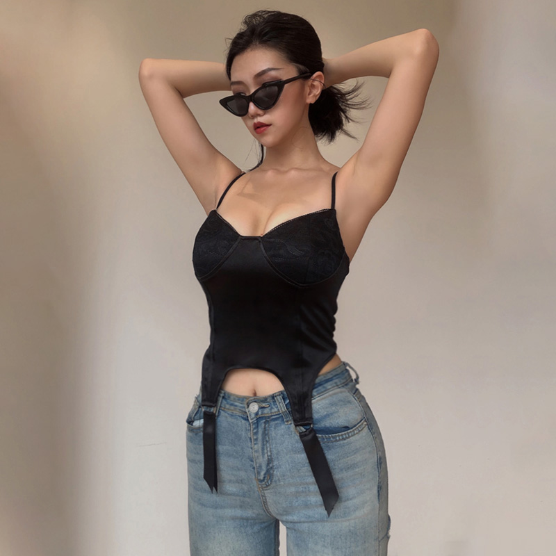 修身百搭短款露脐时尚上衣设计感 姓感吊带背心女欧美 instahot ins 修身百搭短款露脐时尚上衣设计感 姓感吊带背心女欧美 instahot ins
