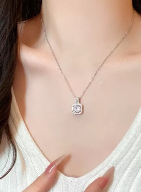 高级感银色方糖项链三件套