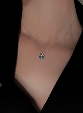 深海幻彩蓝色小鲸鱼吊坠项链女