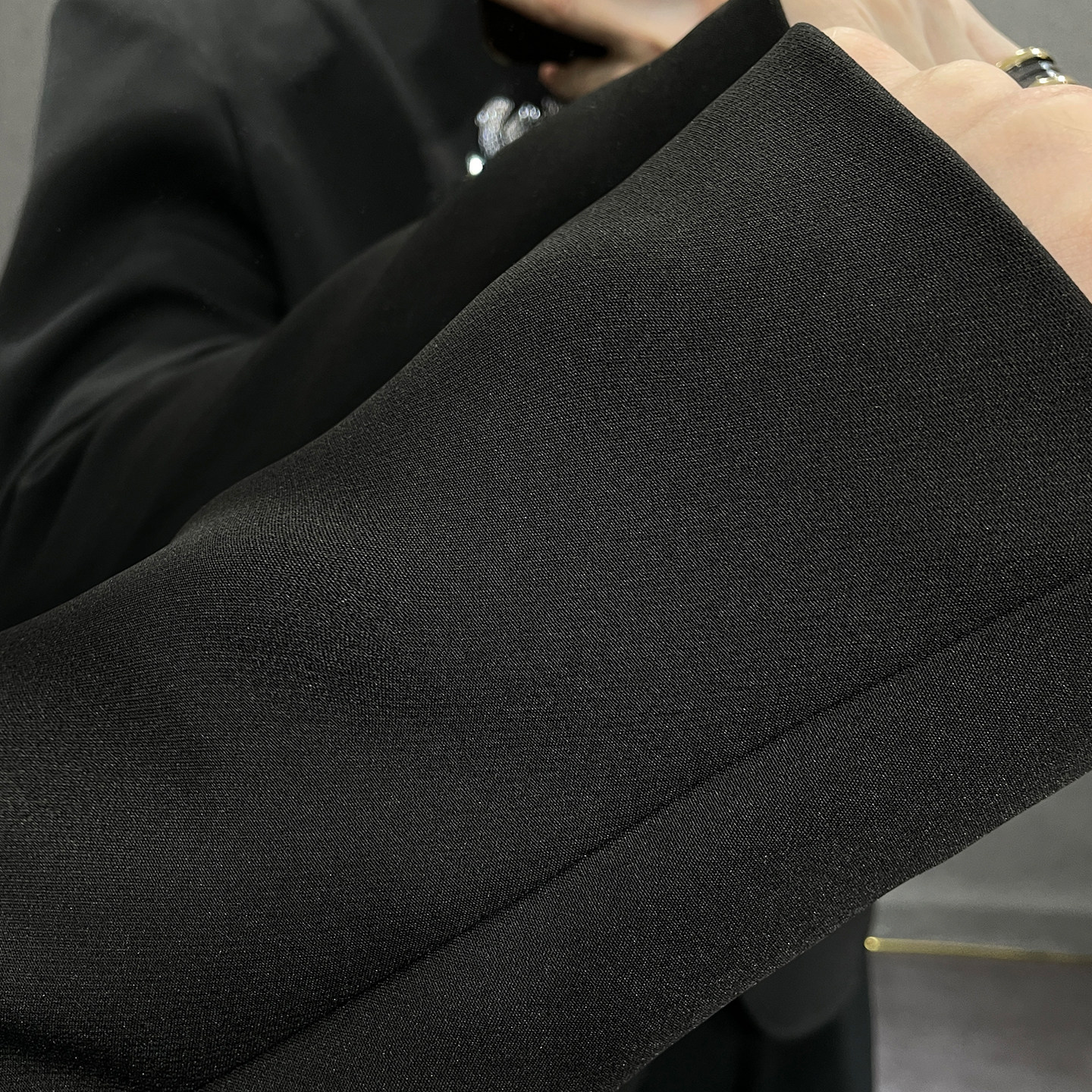 鹿鹿/新中式立领黑色西装外套男高级感小众烫钻花朵重工垫肩西服,淘宝优惠券,粉丝福利购,淘宝优惠卷