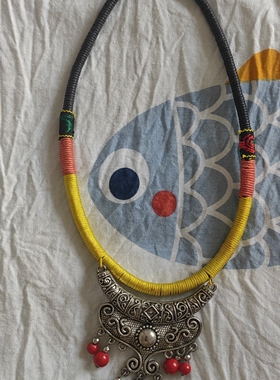 民族风刺绣流苏短款项圈复古藏族女小众个性铃铛颈链表演演出项链