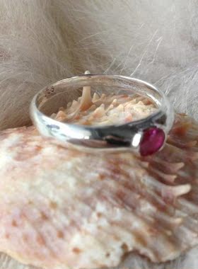 泰国天然红宝石纯银全新戒指