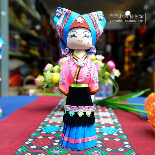广西民族特色壮族娃娃木偶摆件饰品 创意礼品民族风情纪念工艺品 - 图1