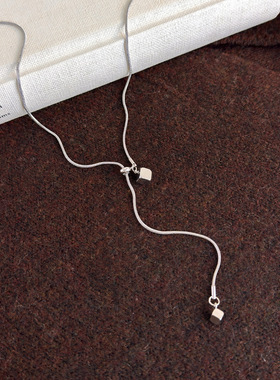 秋冬新款简约银色方糖吊坠可抽拉式项链方块可调节毛衣链衣服配饰