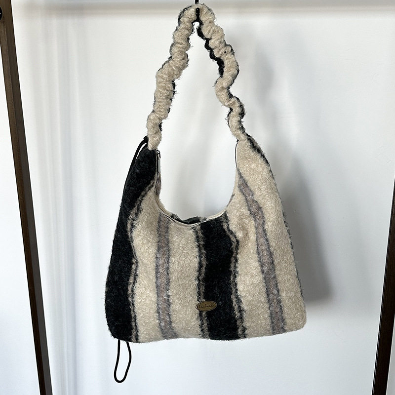 波西米亚复古民族风彩色毛呢单肩斜挎包百搭大容量上课通勤包包,淘宝优惠券,粉丝福利购,淘宝优惠卷