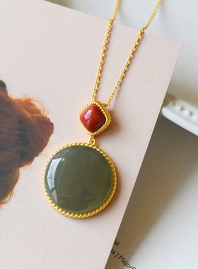 青玉圆牌镶嵌镀金锁骨项链复古民族风吊坠高级感饰品旗袍配饰挂坠