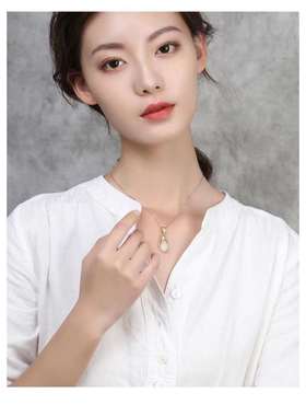 新中式玉兰花白玉镀金吊坠项链挂坠女款简约时尚百搭复古项坠饰品