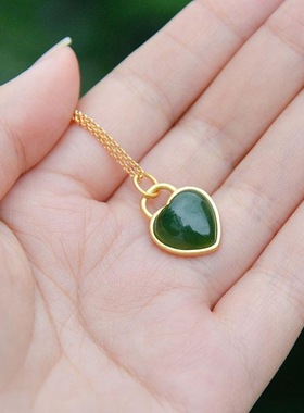 小众时尚创意设计百搭爱心形碧绿复古简约精致吊坠女士款银饰项链