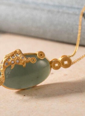 锦鲤鱼和田青玉复古镀金锁骨项链项坠吊坠女款民族风挂坠颈饰品礼