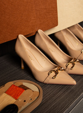 意式高端展厅衣柜摆场样板房衣帽间软装毛毡服饰道具设计款摆件