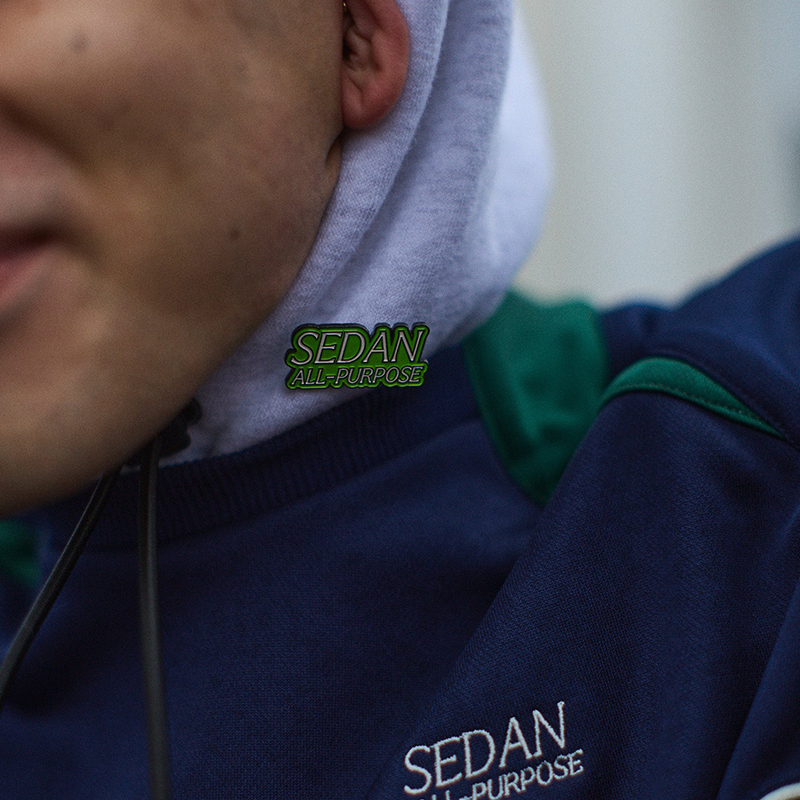 现货SEDAN ALL PURPOSE OG Logo Pin-badge胸针 24FW - 图0