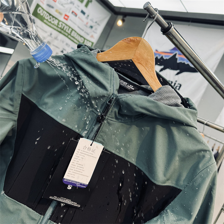 亏本清！男女同款GM防风保暖防泼水压胶立裁抓绒软壳衣连帽外套,淘宝优惠券,粉丝福利购,淘宝优惠卷