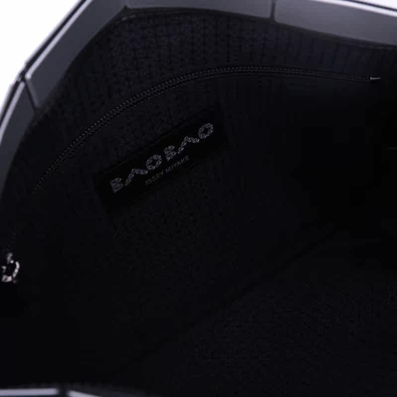 三宅一生女款多色pvc单肩斜跨包 怀轩女士包袋