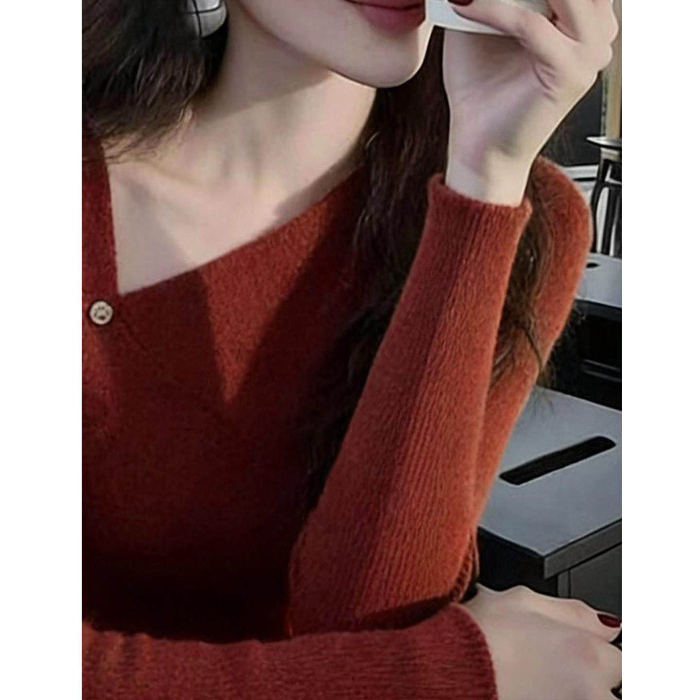 高级感绝美红色斜领露肩长袖毛衣针织衫女秋冬款显瘦减龄百搭上衣,淘宝优惠券,粉丝福利购,淘宝优惠卷