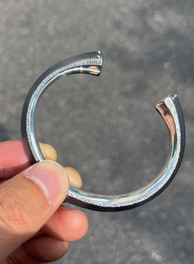 做旧熔岩骨状交叉棱形复古手镯