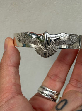 六代飞隼造型平打复古手镯