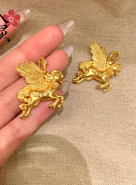 金店同款沙金镶钻生肖马女款星辰飞马吊坠本命年项坠节日送礼物