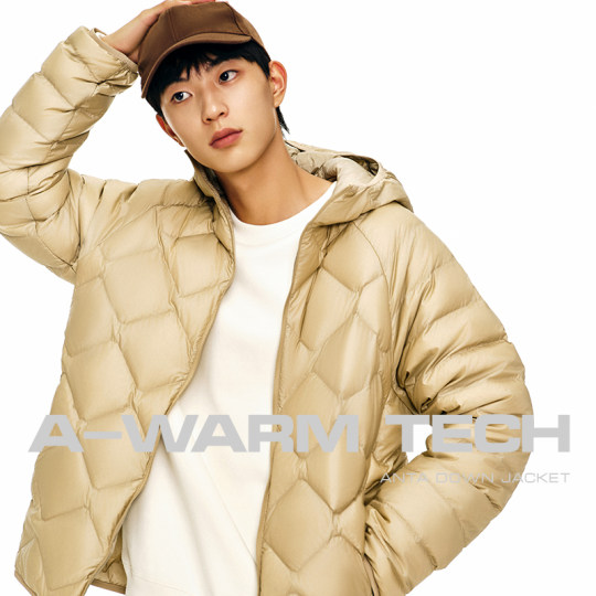 安踏氢羽绒丨轻薄羽绒服男装冬季保暖连帽防风外套上衣152447955