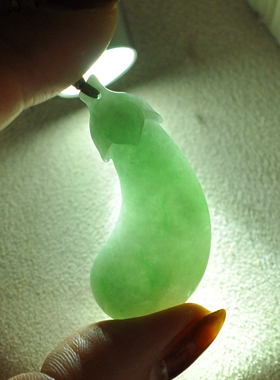 缅甸A货老坑冰润翡翠福瓜吊坠