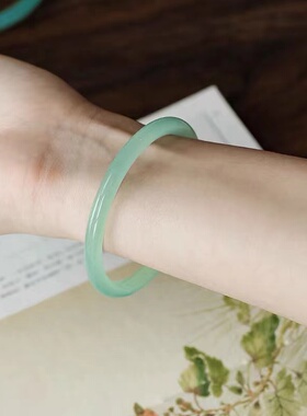 天然玛瑙6mm精选湖水蓝玉镯