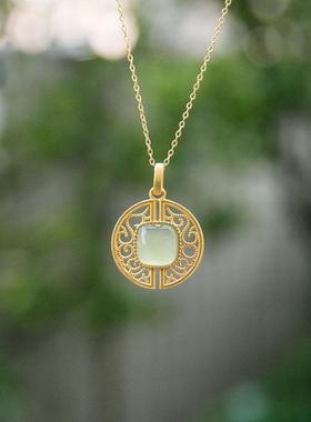 钰纹丨新款和田玉镂空吊坠女镀金白玉石项链古典中式项坠饰品