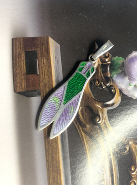 925纯银珐琅叶子吊坠，色彩搭配很漂亮，尺寸5.4*1.5重7克