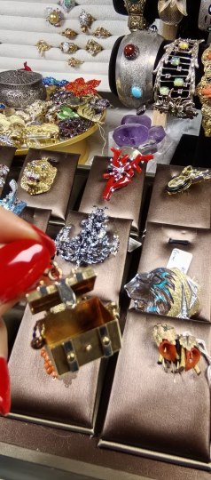 European antique jewelry, shipping links are not just taken, but only photos are posted separately.