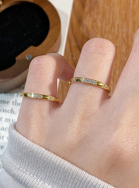 18K玫瑰金五钻小拇指尾戒女款