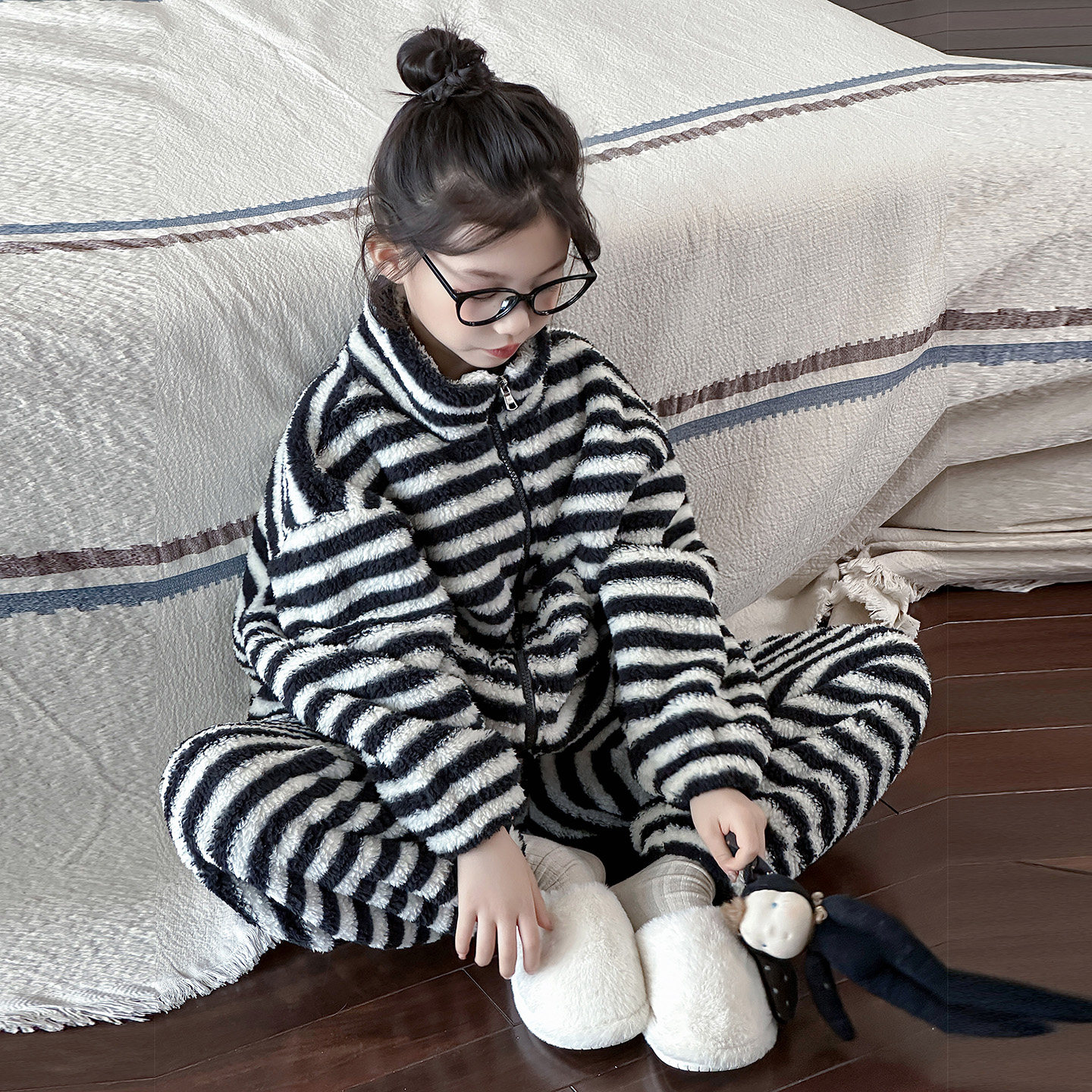 儿童珊瑚绒睡衣2025新款女童冬季家居服初中生女孩加厚法兰绒套装,淘宝优惠券,粉丝福利购,淘宝优惠卷