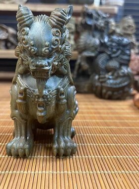 绿檀木质手工木雕刻瑞兽麒麟摆件手把件文玩把玩件客厅家居装饰品