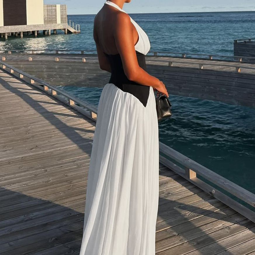 优雅绽放/超低领时尚黑白褶皱性感深V挂脖收腰显瘦A字连衣裙长裙 - 图2