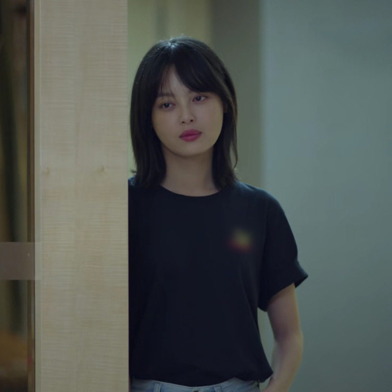 辛芷蕾带着爸爸去留学同款黑色字母图案印花t恤上衣牛仔直筒裤女 物联网设备 物联网传感器 智能家居及智能设备商城