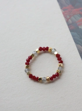 国潮原创姨妈红水晶珠手工串珠弹力戒指灰月光撞色搭配小米珠约指