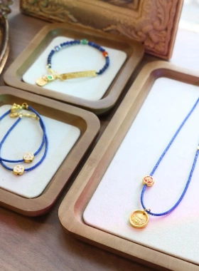吉言财神沙金色吊牌项链女ins小众设计感蓝色锁骨链潮个性配饰