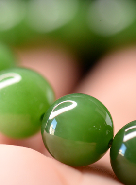 典藏和田玉碧玉俄料7号矿老料粉绿猫眼荧光料12毫米男女款藏收级