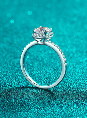 s925银镀18K金女方包肥正方异形1克拉莫桑石戒指镀PT950 铂金高级