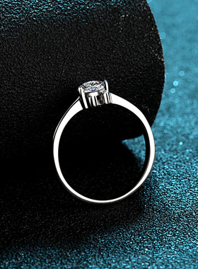 s925银镀18K金莫桑石戒指简约小鹿角PT950铂金戒托百搭送女友礼物