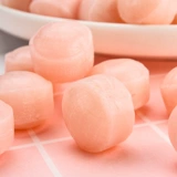 Японский の белый персиковой фруктовый сок твердый сахар персиковой аромат, творческая свадебная конфеты оптовая массовая массовая развлекательная конфеты 500g