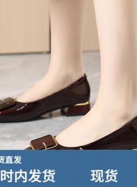 漆陂圆头粗跟软陂浅口女士单鞋真铍气质舒适软底方扣大码工