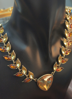 镶钻树叶项链耳环女轻奢美拉德秋冬小众设计感锁骨链2025新款颈链