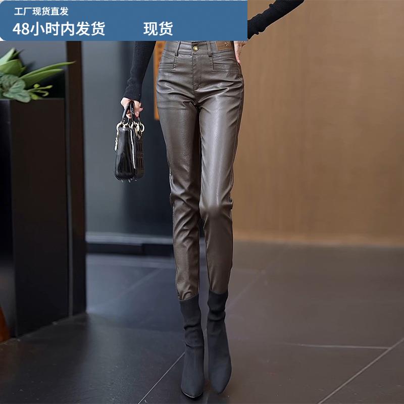 咖色皮裤女秋冬2025新款高腰显瘦PU皮铅笔裤外穿紧身打底小脚裤子 - 图1