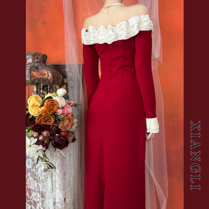 巷里法式复古红色连衣裙秋季一字肩赫本拼接显瘦气质小礼服中长裙