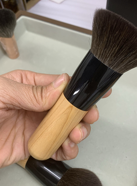慕姿澜 灰鼠混大球球小胖刷，散粉定妆，粉饼化妆刷