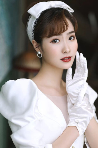 新娘结婚手套白色蝴蝶结缎面蕾丝婚纱礼服薄纱短款复古珍珠手套 - 图1