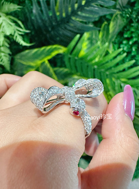 18k金不规则蝴蝶结钻石戒指