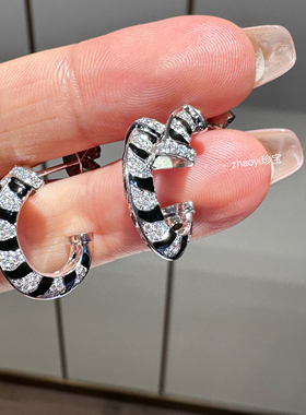 Zhaoyi珍宝～18k金钻石 斑马纹 耳环 定金