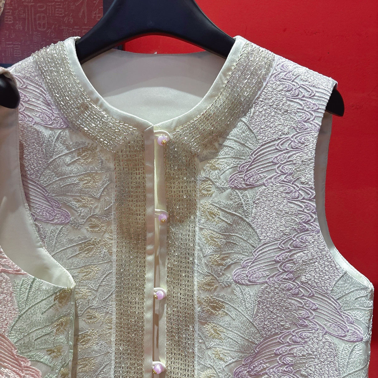 26年早春上新！新中式钉珠刺绣国风盘扣马甲,淘宝优惠券,粉丝福利购,淘宝优惠卷