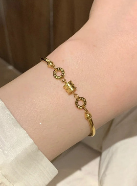 洗澡不掉色高级感轻奢精致罗马小蛮腰手镯手链钛钢镀18K金色保色